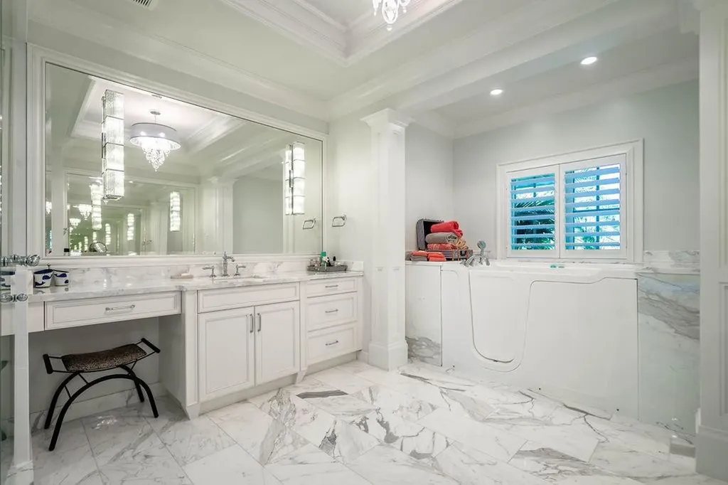 2798 NE 24th Street Lighthouse Point FL 33064