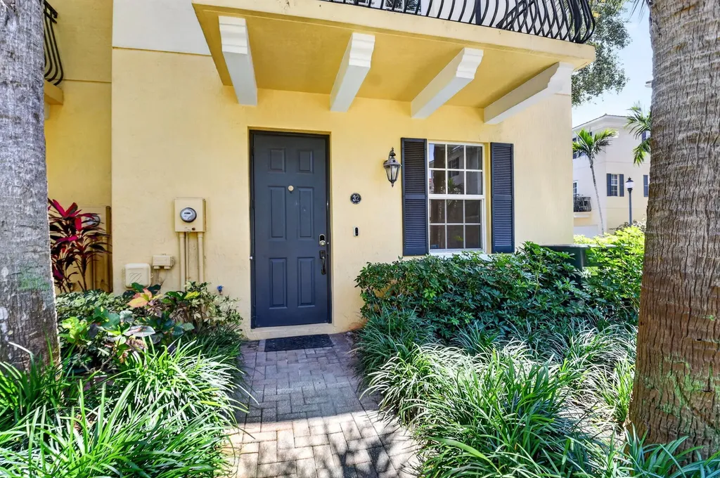 2502 N Dixie Highway Lake Worth Beach FL 33460