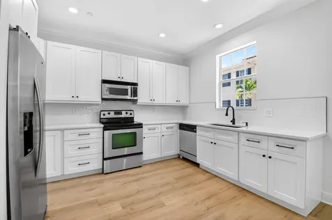 2502 N Dixie Highway Lake Worth Beach FL 33460