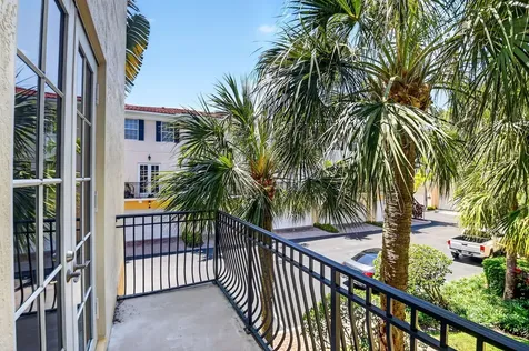 2502 N Dixie Highway Lake Worth Beach FL 33460