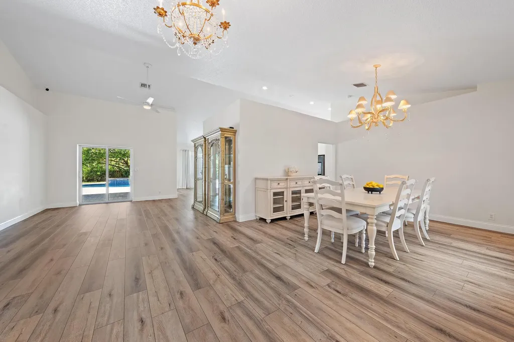 13928 N 82nd Lane Lane N The Acreage FL 33412