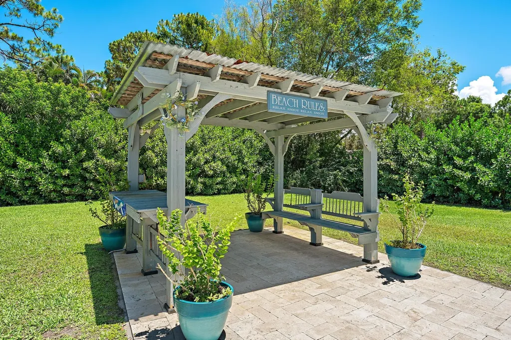 13928 N 82nd Lane Lane N The Acreage FL 33412