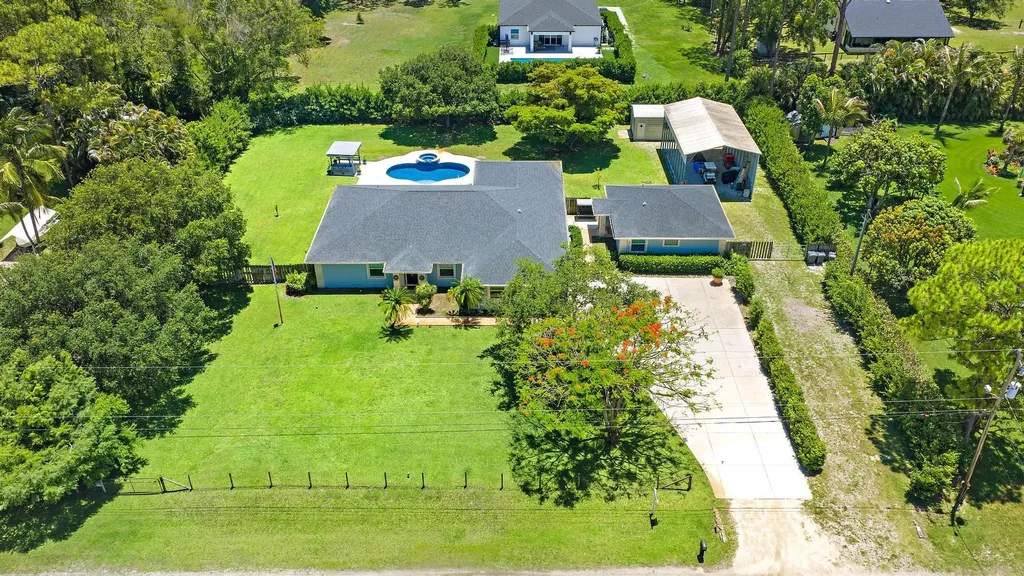 13928 N 82nd Lane Lane N The Acreage FL 33412