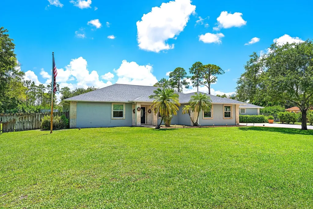 13928 N 82nd Lane Lane N The Acreage FL 33412