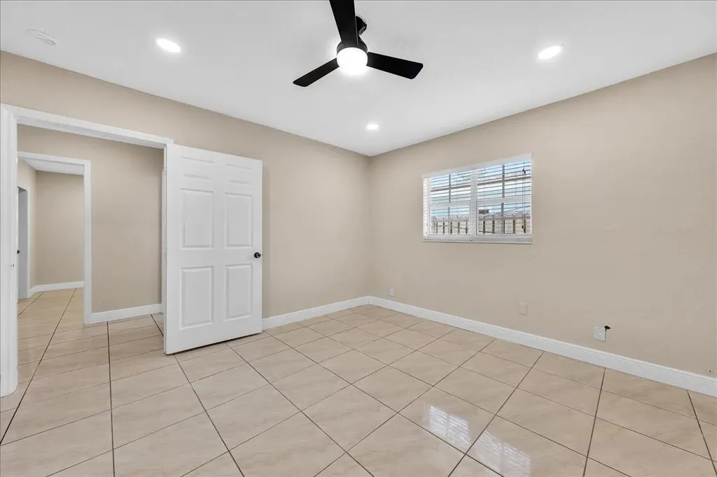 4641 SW 43rd Avenue Dania Beach FL 33314