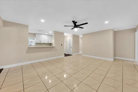 4641 SW 43rd Avenue Dania Beach FL 33314