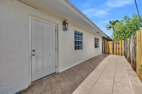 4641 SW 43rd Avenue Dania Beach FL 33314