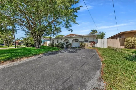 4641 SW 43rd Avenue Dania Beach FL 33314