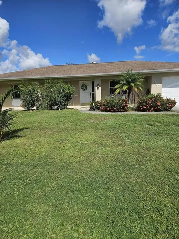 967 SE Breakwater Avenue Port St Lucie FL 34983