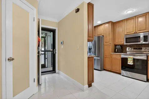 3327 Carambola Circle S Coconut Creek FL 33066