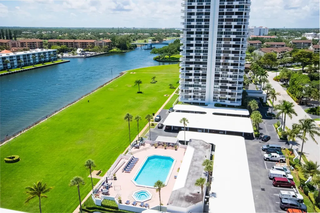 115 Lakeshore Drive North Palm Beach FL 33408