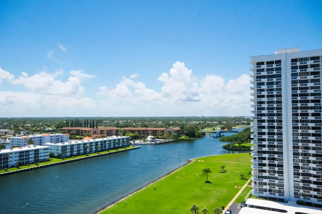 115 Lakeshore Drive North Palm Beach FL 33408