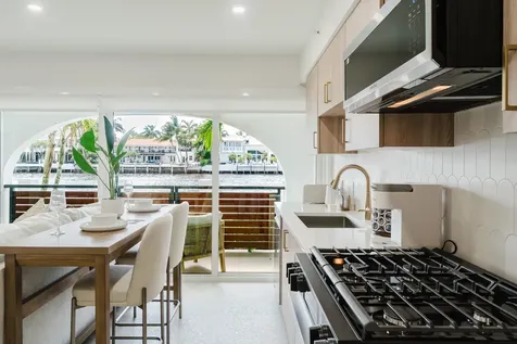 1075 Spanish River Road Boca Raton FL 33432