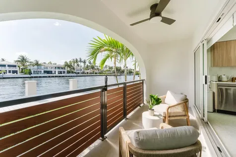 1075 Spanish River Road Boca Raton FL 33432