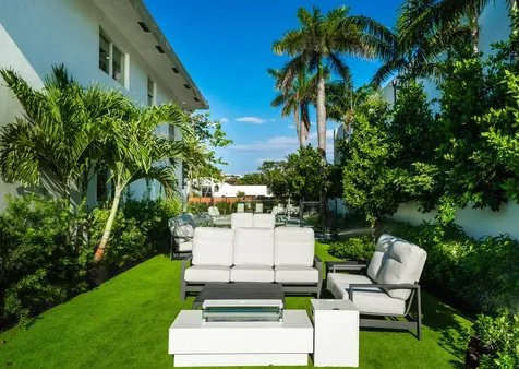 1075 Spanish River Road Boca Raton FL 33432