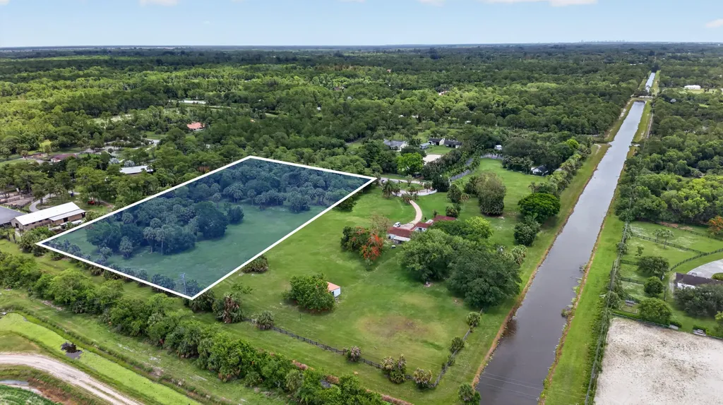 000 Foxtrail Loxahatchee FL 33470