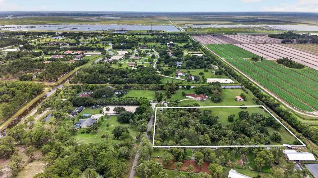 000 Foxtrail Loxahatchee FL 33470
