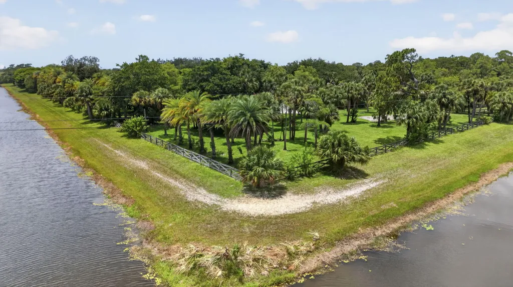 1030 Arabian Drive Loxahatchee FL 33470