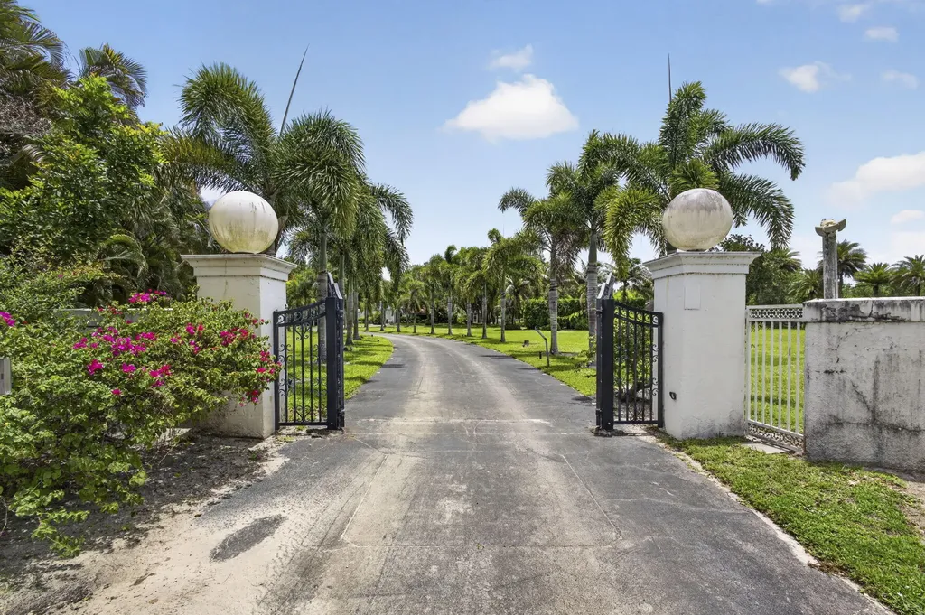 1030 Arabian Drive Loxahatchee FL 33470
