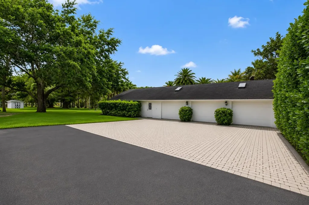 1030 Arabian Drive Loxahatchee FL 33470