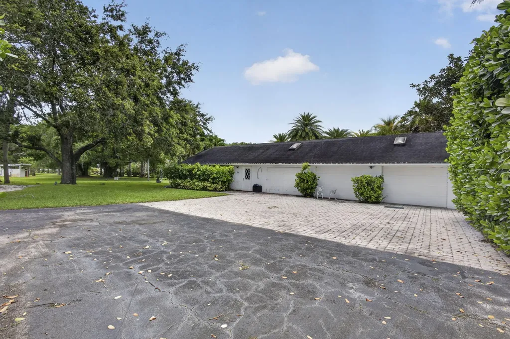 1030 Arabian Drive Loxahatchee FL 33470
