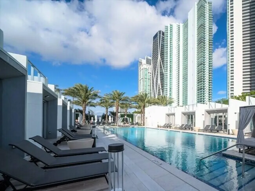 851 NE 1st Avenue Miami FL 33130
