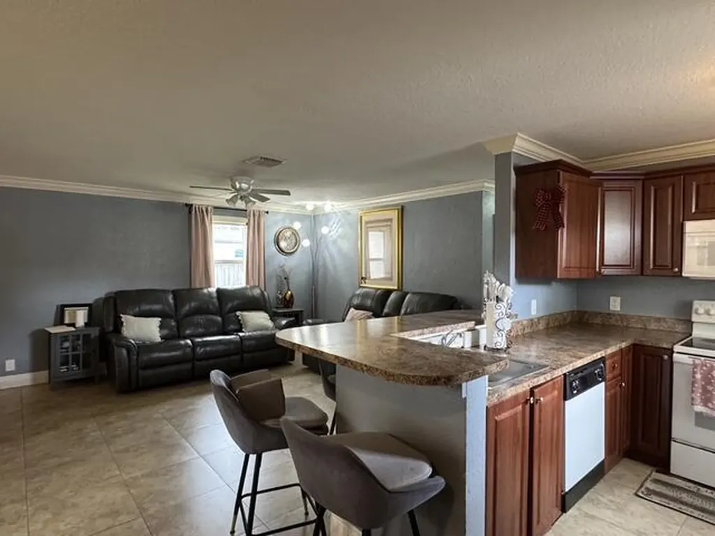5636 NE 5th Avenue Oakland Park FL 33334