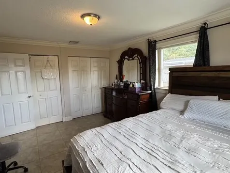 5636 NE 5th Avenue Oakland Park FL 33334