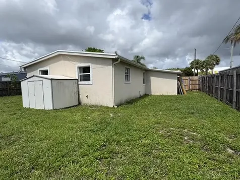 5636 NE 5th Avenue Oakland Park FL 33334