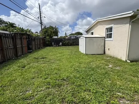 5636 NE 5th Avenue Oakland Park FL 33334