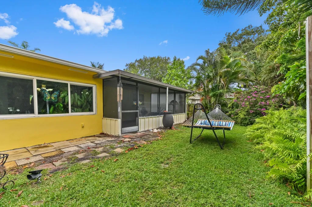 3002 Cardinal Drive Delray Beach FL 33444