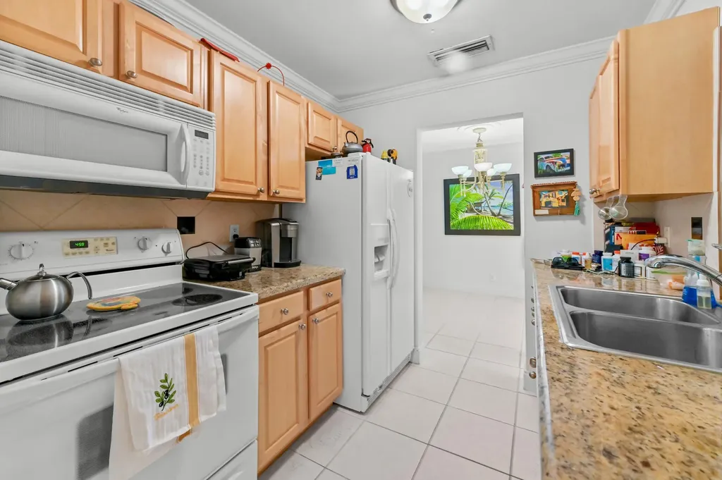 3002 Cardinal Drive Delray Beach FL 33444