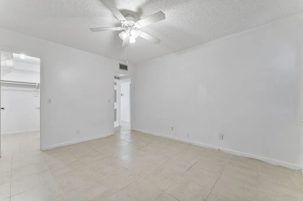877 Flanders S Delray Beach FL 33484