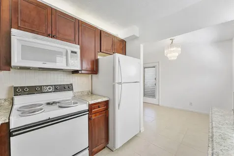 877 Flanders S Delray Beach FL 33484