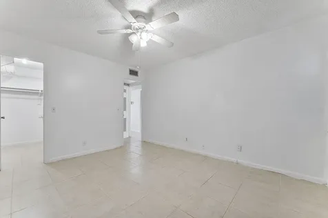 877 Flanders S Delray Beach FL 33484
