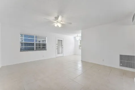 877 Flanders S Delray Beach FL 33484