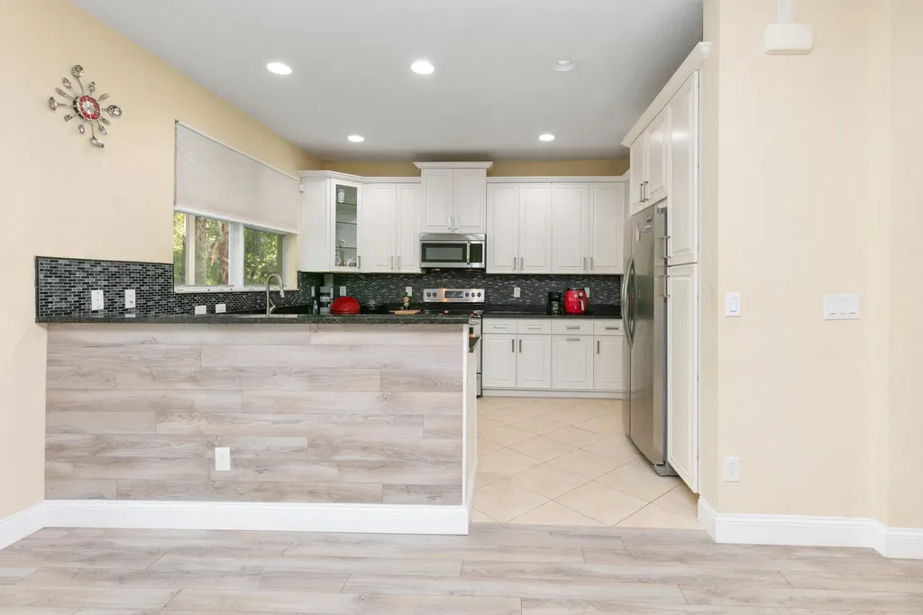 1086 NW Leonardo Circle Port St Lucie FL 34986