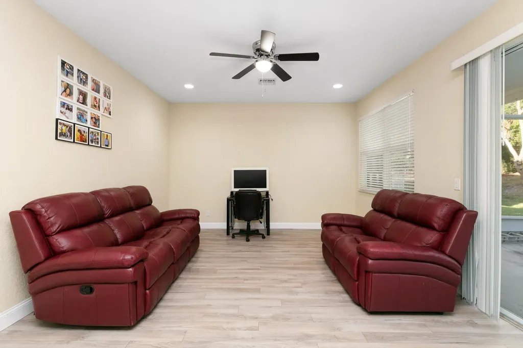 1086 NW Leonardo Circle Port St Lucie FL 34986