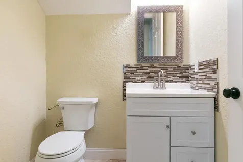 1086 NW Leonardo Circle Port St Lucie FL 34986