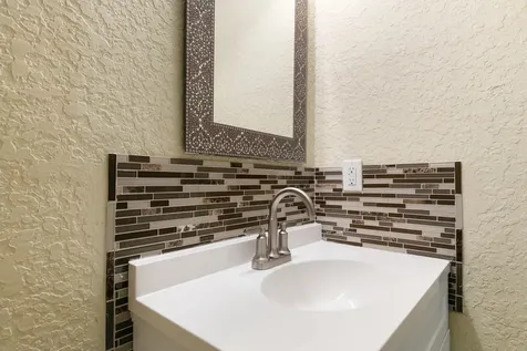 1086 NW Leonardo Circle Port St Lucie FL 34986