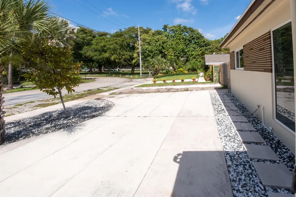 2160 SW 16th Court Fort Lauderdale FL 33312
