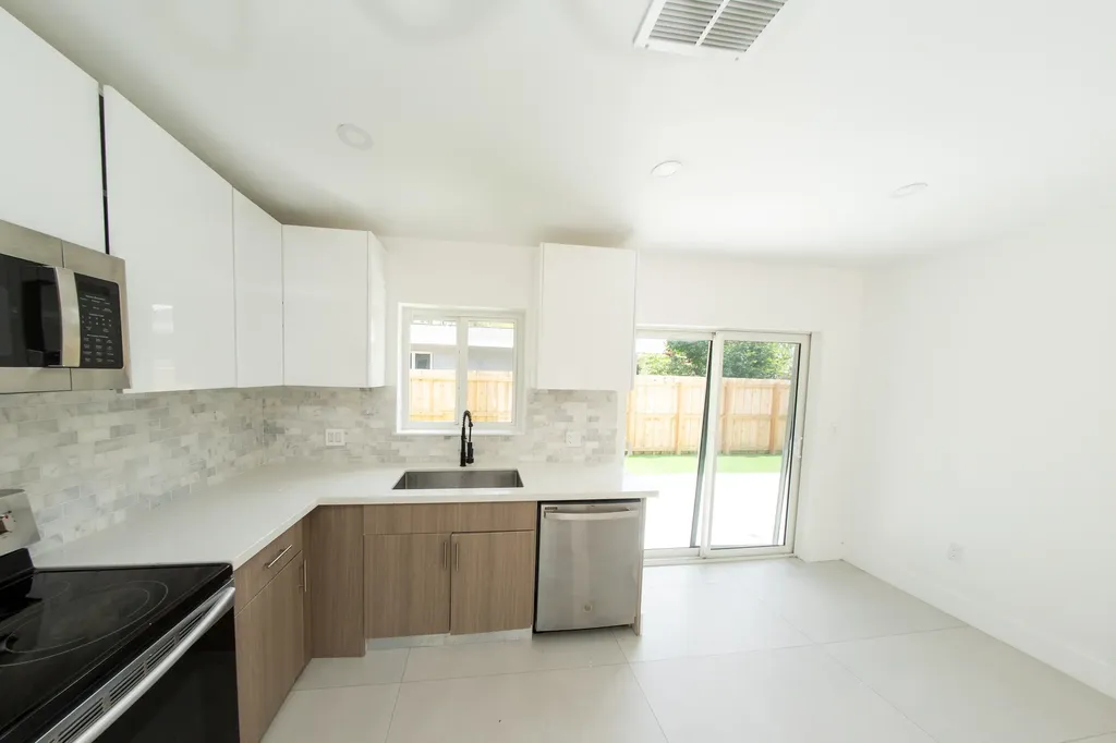 2160 SW 16th Court Fort Lauderdale FL 33312