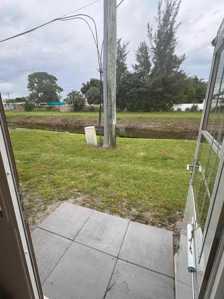 2522 Emory Drive E West Palm Beach FL 33415
