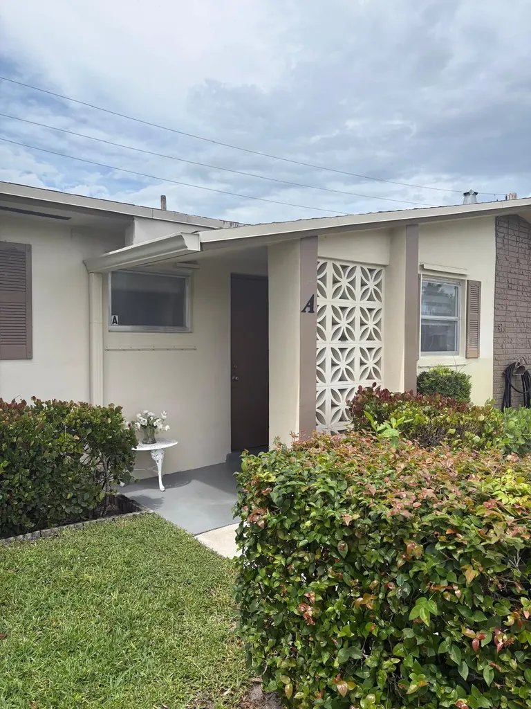 2522 Emory Drive E West Palm Beach FL 33415