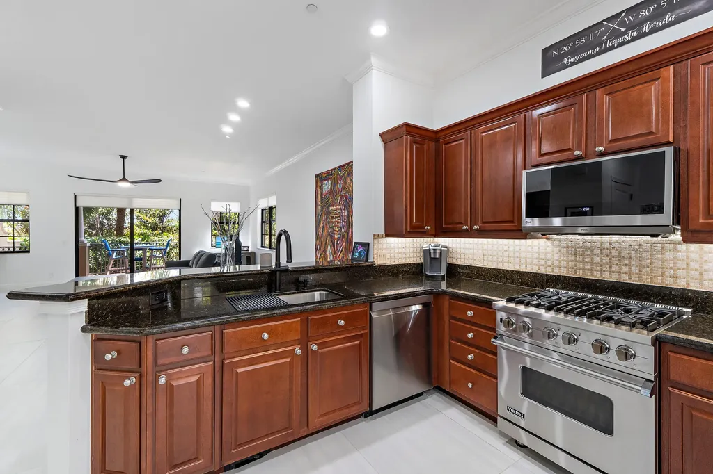 605 Del Sol Circle Tequesta FL 33469