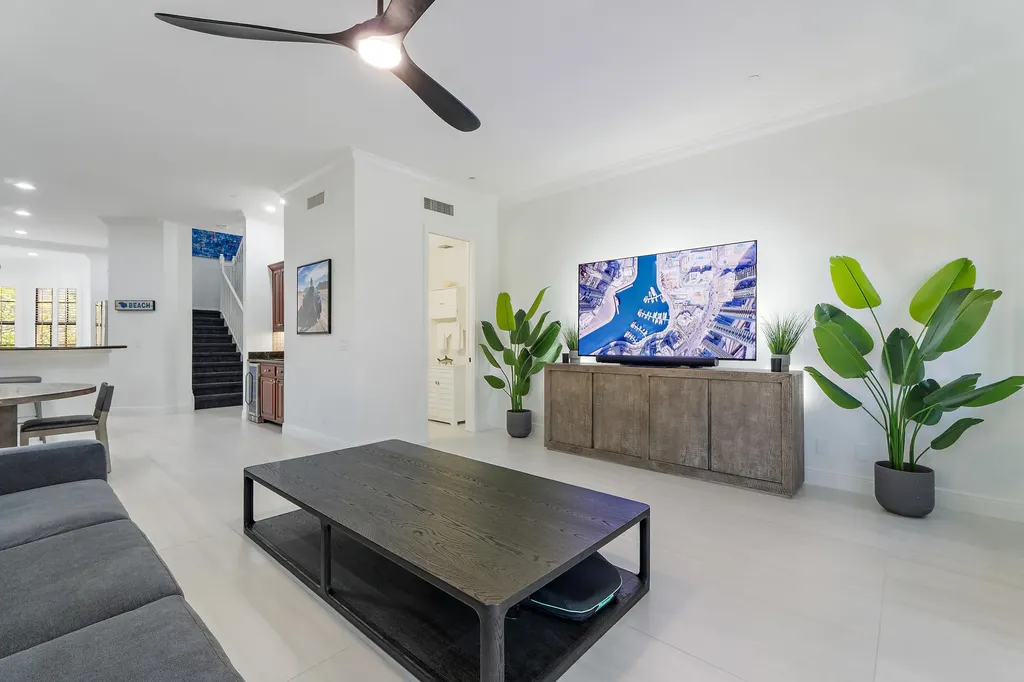 605 Del Sol Circle Tequesta FL 33469