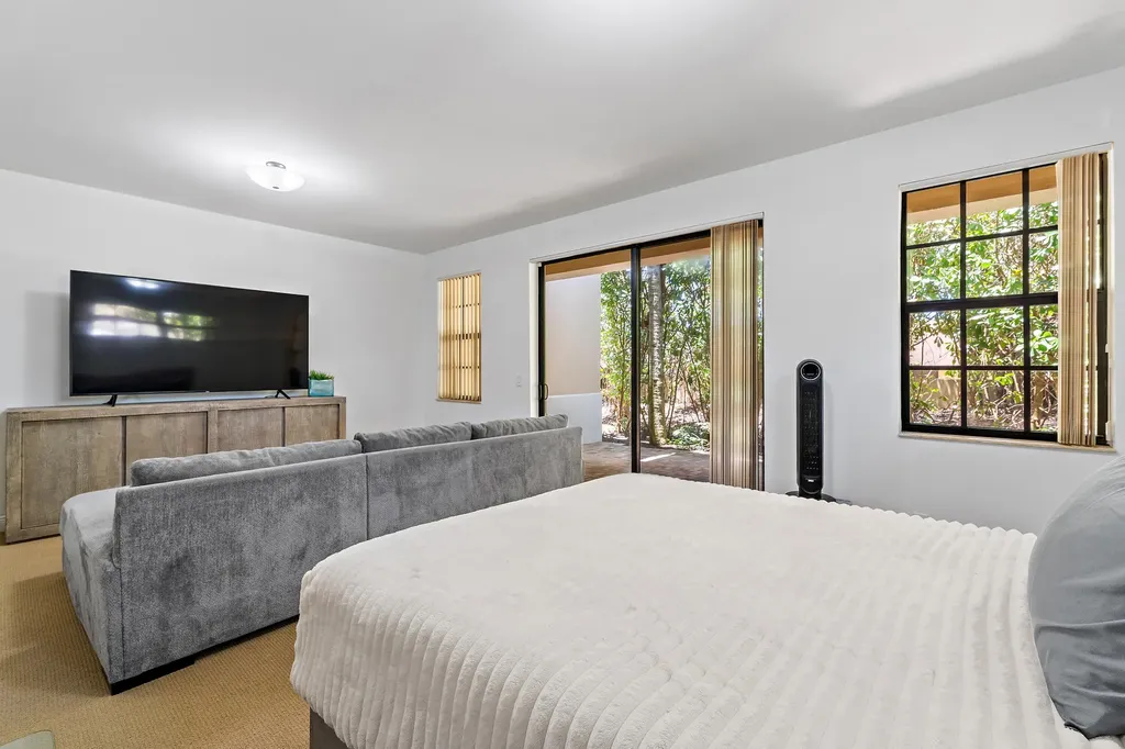 605 Del Sol Circle Tequesta FL 33469