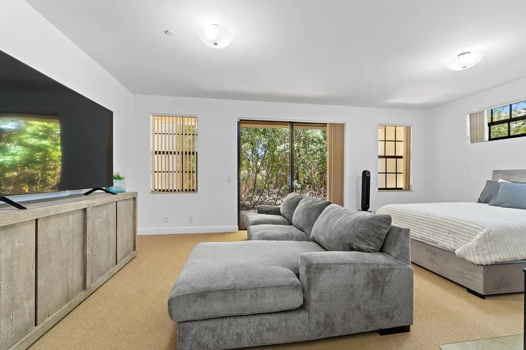 605 Del Sol Circle Tequesta FL 33469