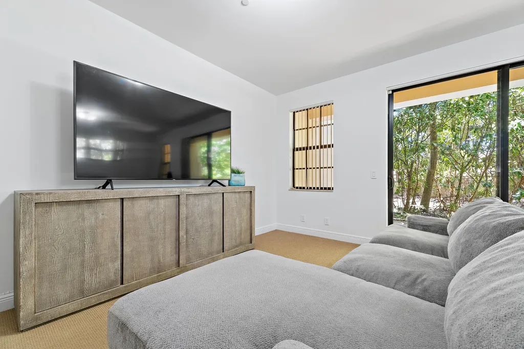 605 Del Sol Circle Tequesta FL 33469