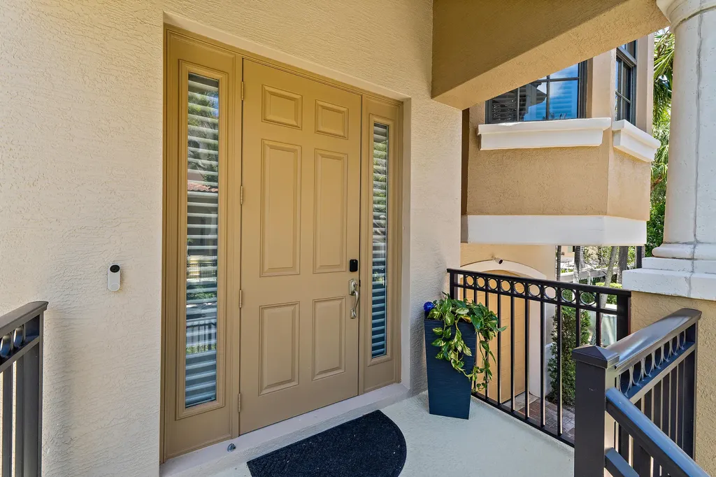 605 Del Sol Circle Tequesta FL 33469